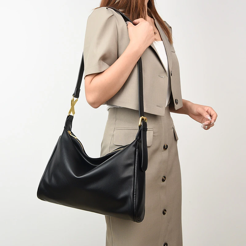 2023 Модерна дамска чанта Проста чанта през рамо от изкуствена кожа Дамска лятна универсална ежедневна чанта Тенденция Луксозна дамска чанта . ' - ' . 3