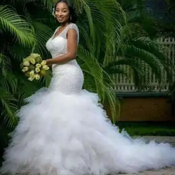 Снежна дантелено сватбена рокля с бродерия, Луксозно Африкански сватбена рокля Русалка, расшитое Тежки мъниста